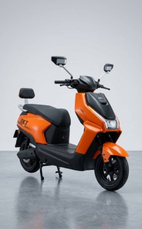 AKT RUN STABLE 2000W Electric Scooter – 72V 26Ah Graphene Battery