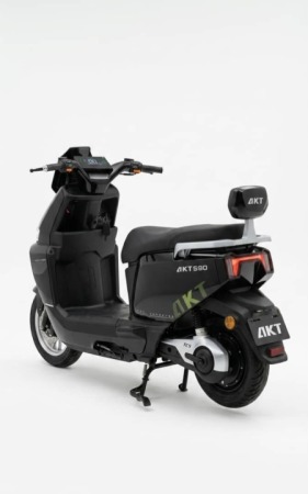 AKT S90 2000W Electric Scooter – 72V 26Ah Graphene Battery