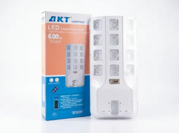 Lampadaire Solaire LED AKT 600W – 7000LM