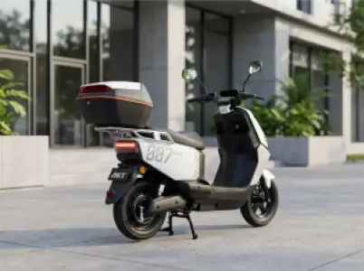 AKT 1500W 电动摩托车 – 72V 26Ah 天能石墨烯电池