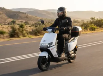 AKT 1500W Electric Scooter – 72V 26Ah Graphene Battery