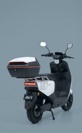 AKT 1500W Electric Scooter – 72V 26Ah Graphene Battery